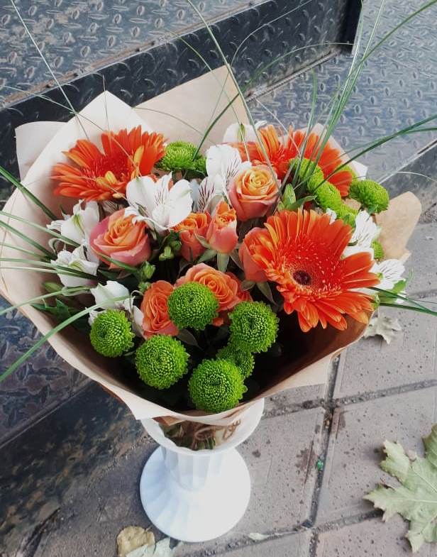 Букет цветов из: Герберы, Хризантемы, Альстромерии и Розы в Осельки