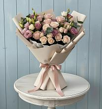 Букет цветов из:  Розы и Лизиантусы в Осельки