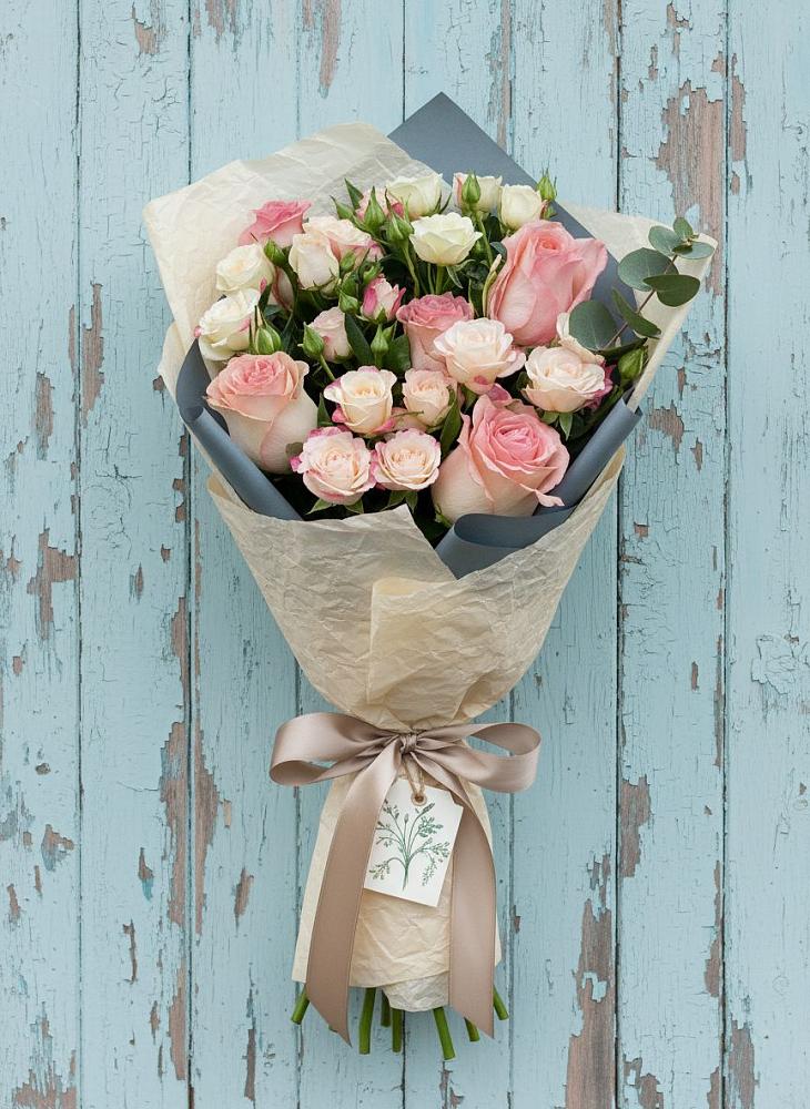 Букет цветов из: Розы в Осельки