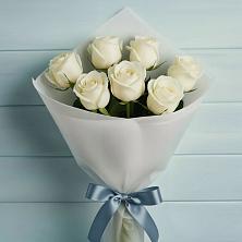 Букет 7 Белых роз Эдлесс Лав в Осельки