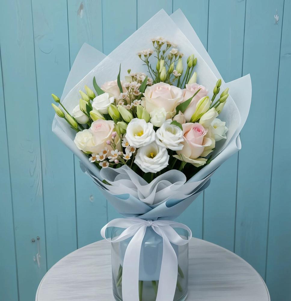 Букет цветов из: Розы и Лизиантусы в Осельки