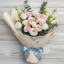 Букет цветов из:  Лизиантусы в Осельки