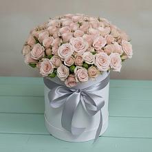 Цветочная композиция из Розы в шляпной коробке в Осельки