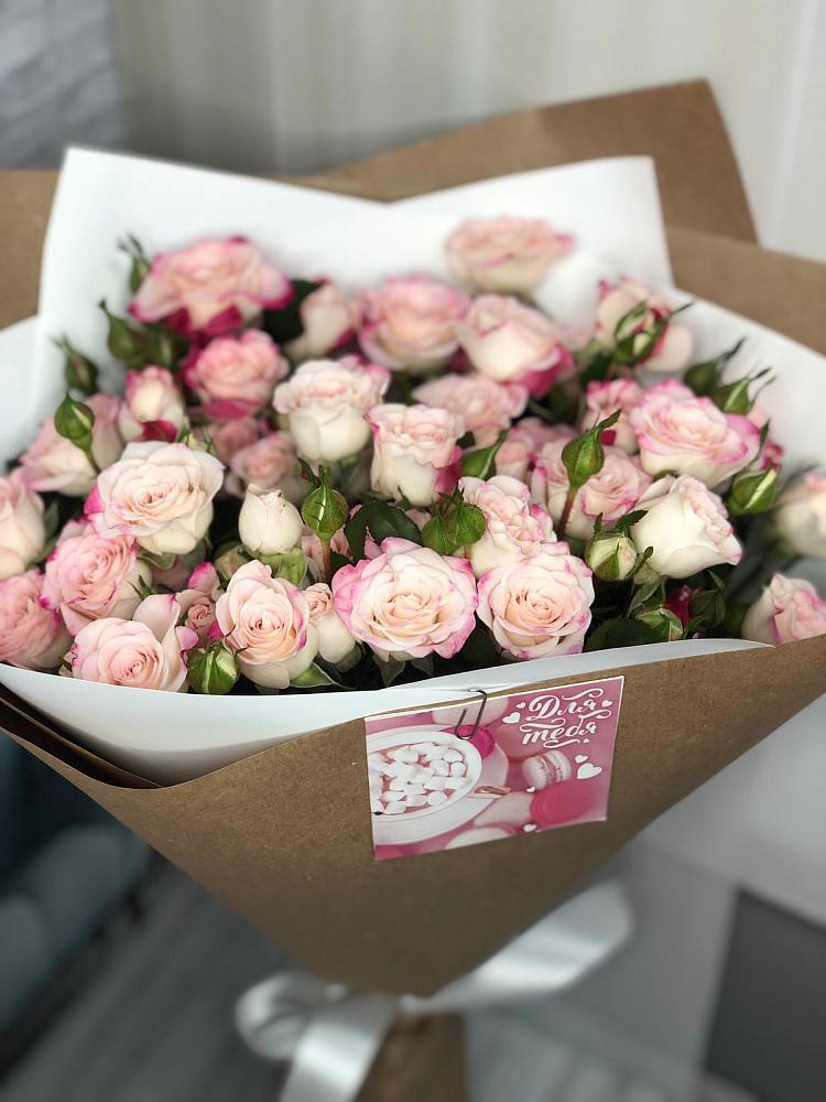 Букет цветов из: Розы в Осельки