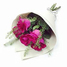 Букет цветов из:  Розы #REPLACE_PRED# Осельки