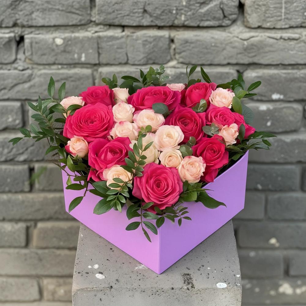 Цветочная композиция из Розы в коробке в Осельки