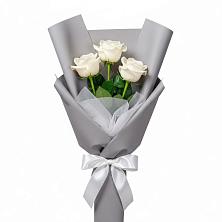 Букет 3 белые розы в Осельки
