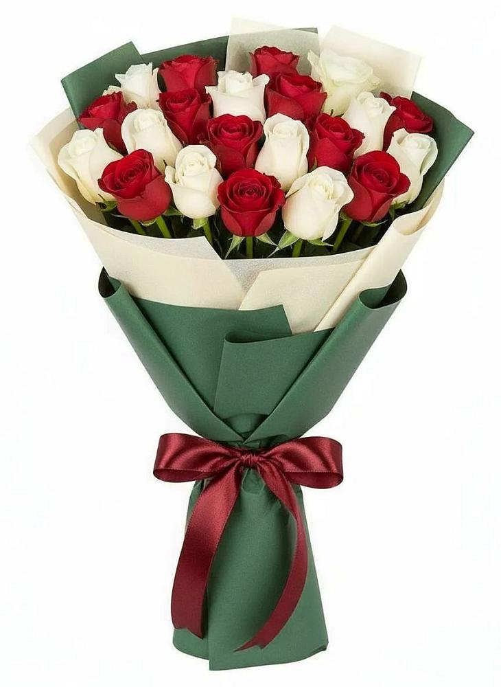 Букет Микс из красных и белых роз в Осельки