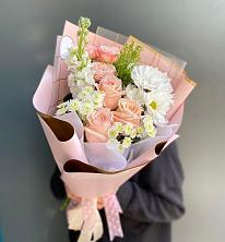 Букет цветов из:  Хризантемы и Розы в Осельки