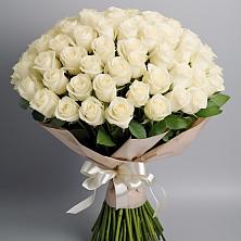 Букет 101 беля роза Белоснежка в Осельки