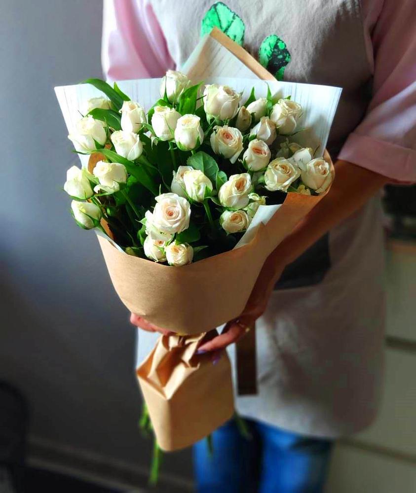 Букет цветов из: Розы в Осельки