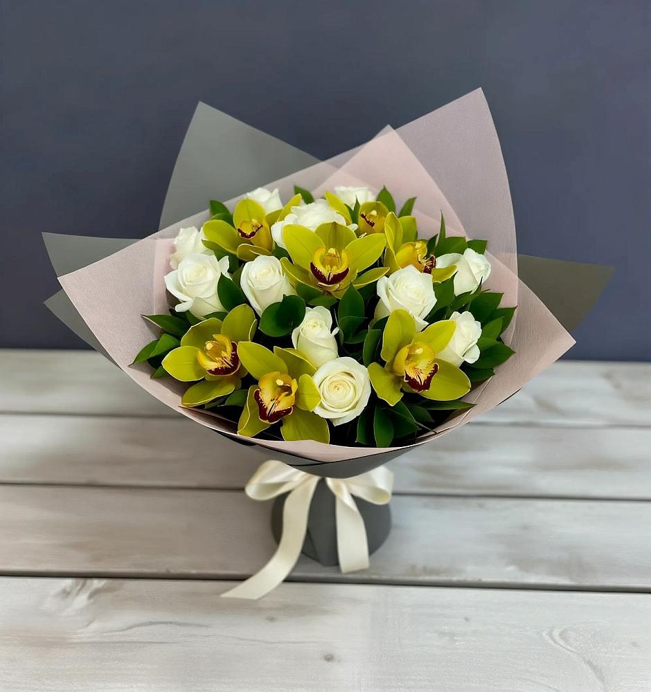 Букет цветов из: Орхидеи и Розы в Осельки