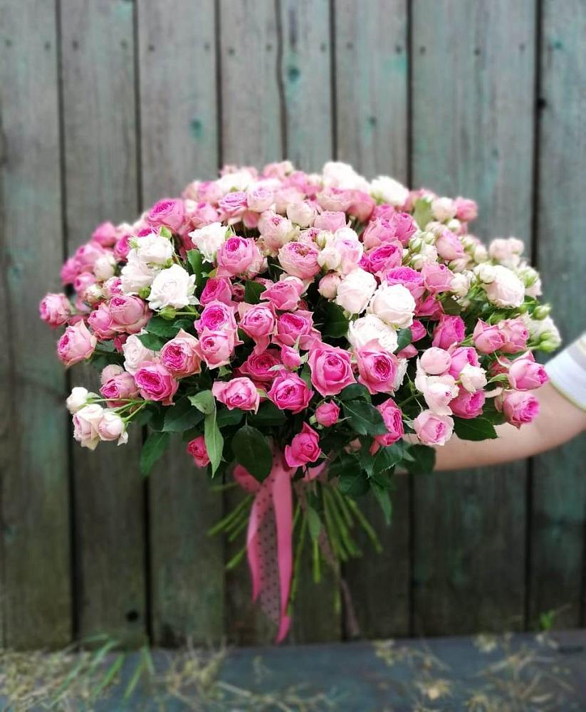 Букет Розовые кустовые розы Натали и Лав Лидия в Осельки