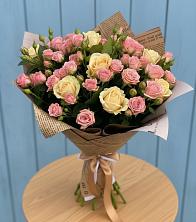 Букет цветов из:  Розы в Осельки