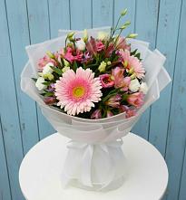 Букет цветов из:  Герберы, Альстромерии и Лизиантусы #REPLACE_PRED# Осельки