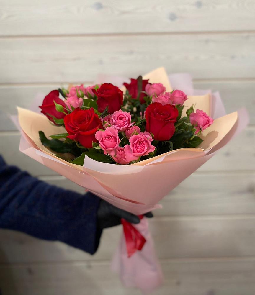Букет цветов из: Розы в Осельки