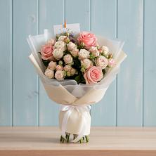 Букет цветов из:  Розы в Осельки