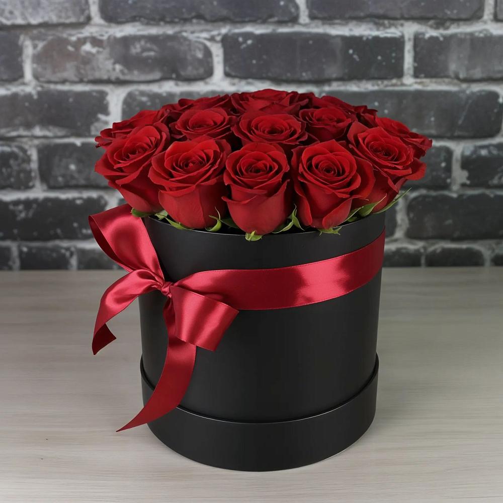 Цветочная композиция из Розы в шляпной коробке в Осельки