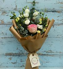 Букет цветов из:  Розы и Лизиантусы в Осельки