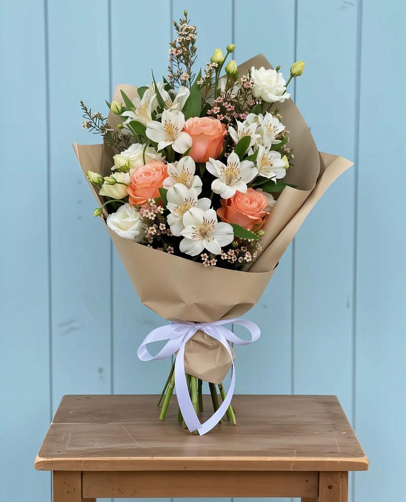 Букет цветов из: Альстромерии, Лизиантусы, Розы и Хризантемы в Осельки