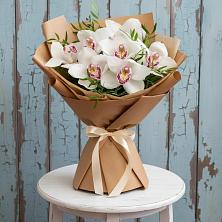 Букет цветов из:  Орхидеи и Розы в Осельки