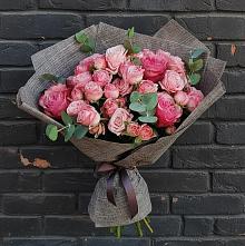 Букет цветов из:  Розы в Осельки